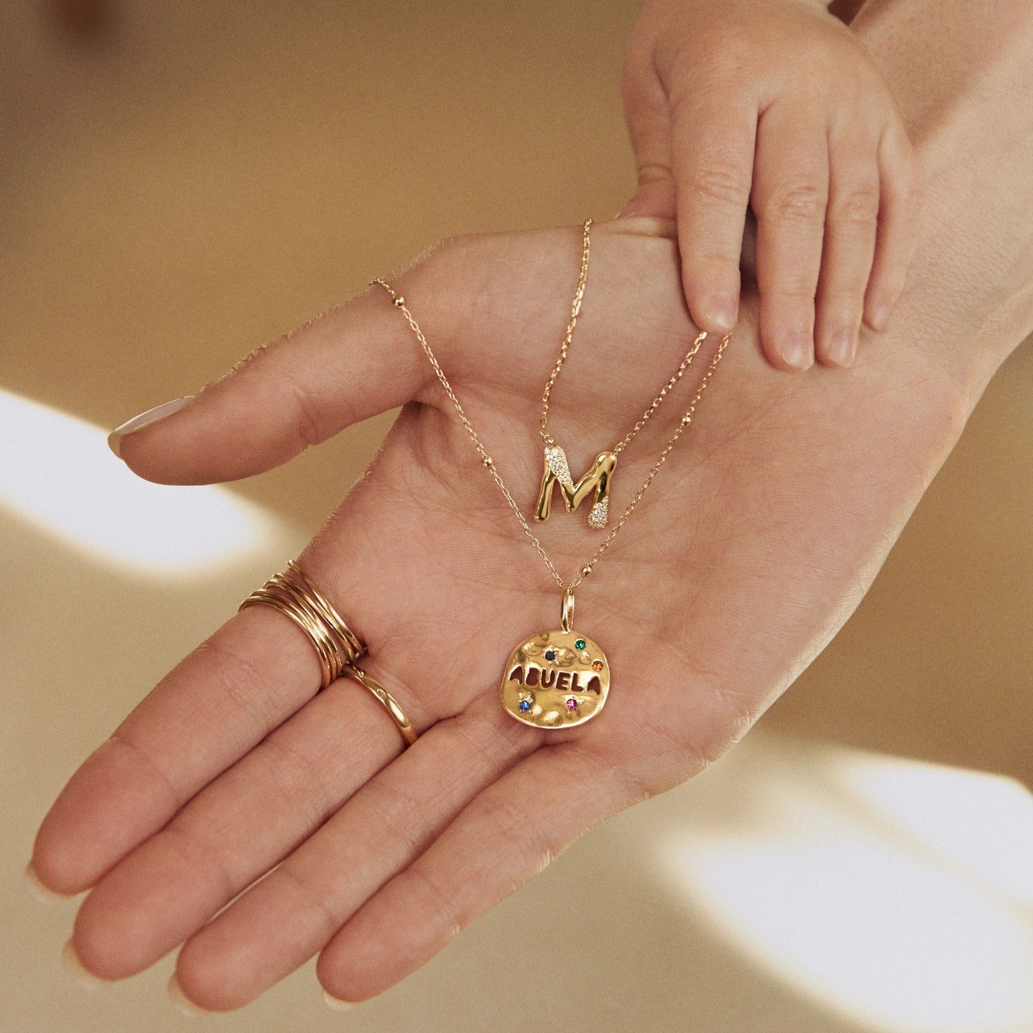 Irregular circular necklace